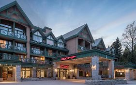 Pinnacle Hotel Whistler 3*