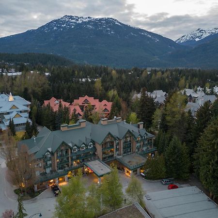 Pinnacle Hotel Whistler Exterior photo