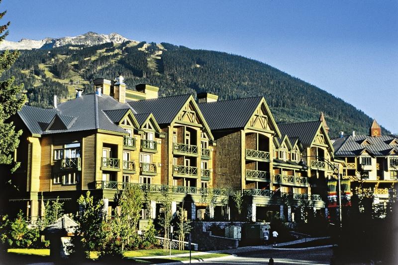 Pinnacle Hotel Whistler Exterior photo