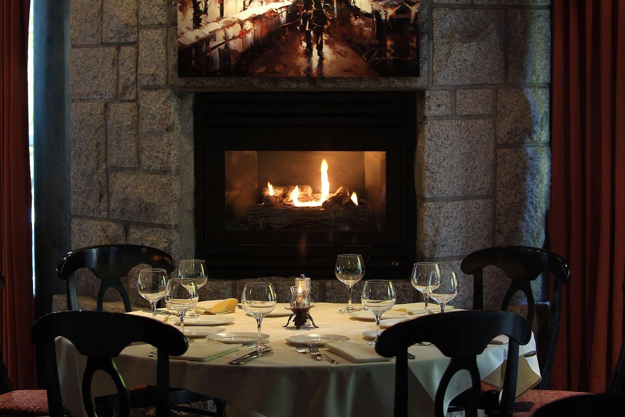 Pinnacle Hotel Whistler Exterior photo